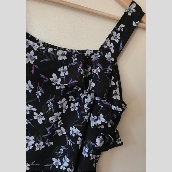 Banana Republic • M • Floral Print Tank Top Ruffle Accent - Picture 2 of 5